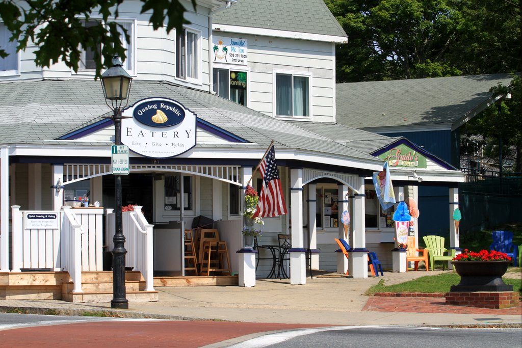 Quahog Republic Waterfront Eatery