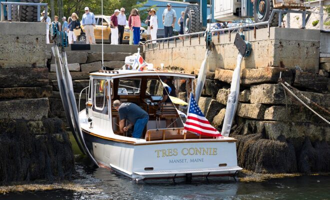 Stanley 28, Tres Connie