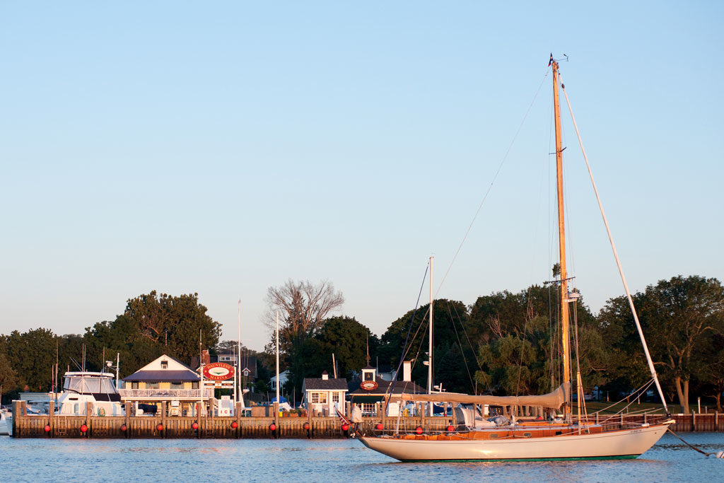 Brewer Dauntless Shipyard & Marina