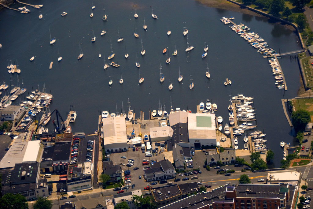 Brewer Post Road Boat Yard, NY US Harbors