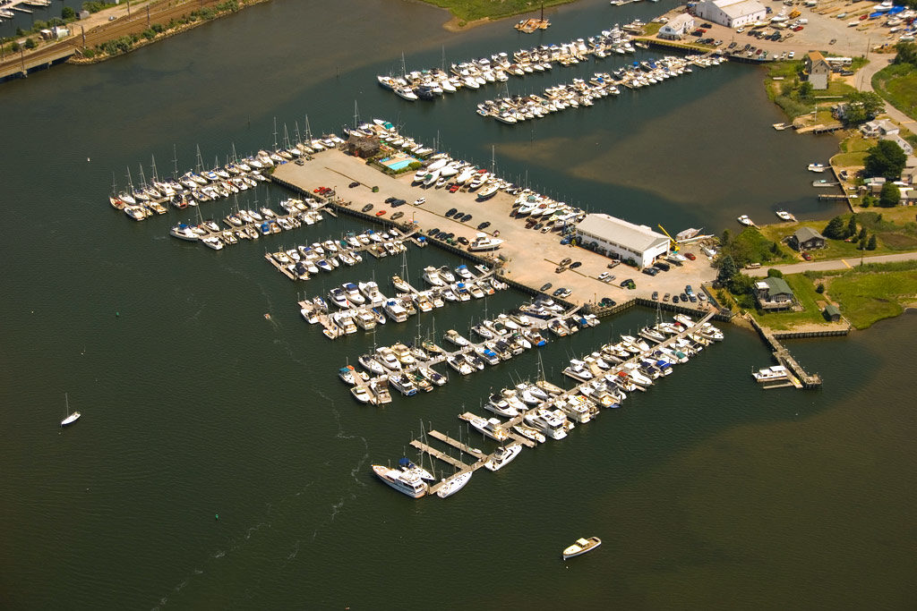 Brewer Yacht Yard at Mystic