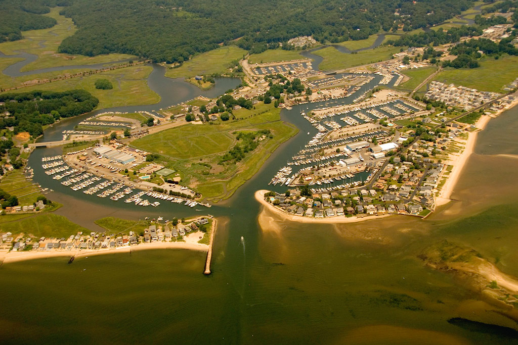 Brewer Pilots Point Marina, CT US Harbors