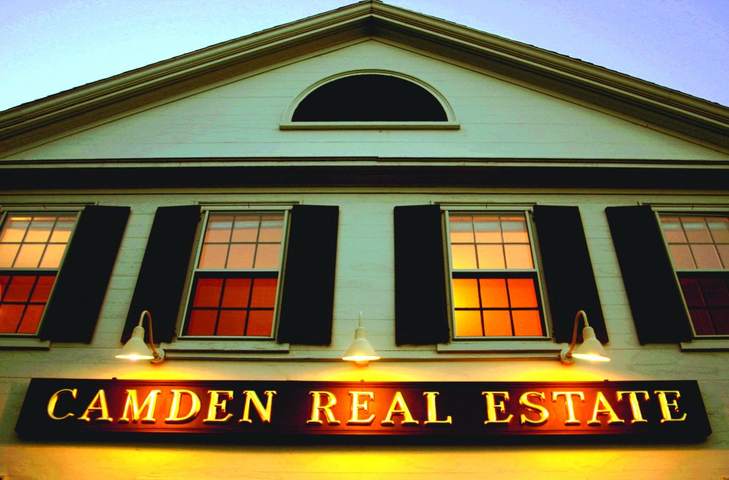 Camden Real Estate Company, ME US Harbors