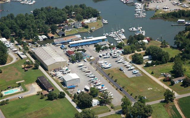 Deltaville Yachting Center - Broad Creek
