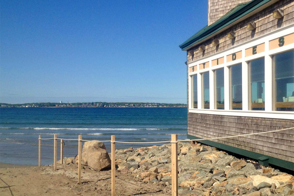 Tides Restaurant & Pub, MA US Harbors