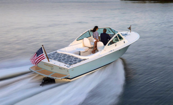 With its vintage sports car-inspired design, the Hunt Harrier 25 Sport is the perfect yacht for the Hunt Challenge.