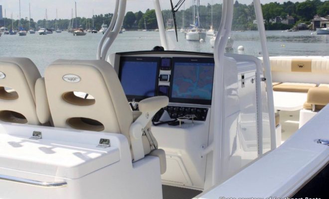 The center console of the new Southport 33 FE is substantial.
