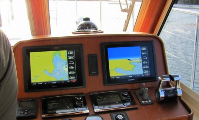 Touches like a low-glare, carbon-fiber dash prove that this commercial vessel is nonetheless a Lyman-Morse boat.