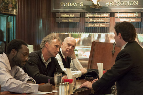 VASG research team talks to The Ebbitt Grill (D.C.) General Manager about what he looks for in oysters. ©Janet Krenn/VASG