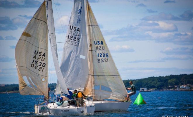 Class B racers MR. HANKEY and PIT PARTY tack around the first mark.