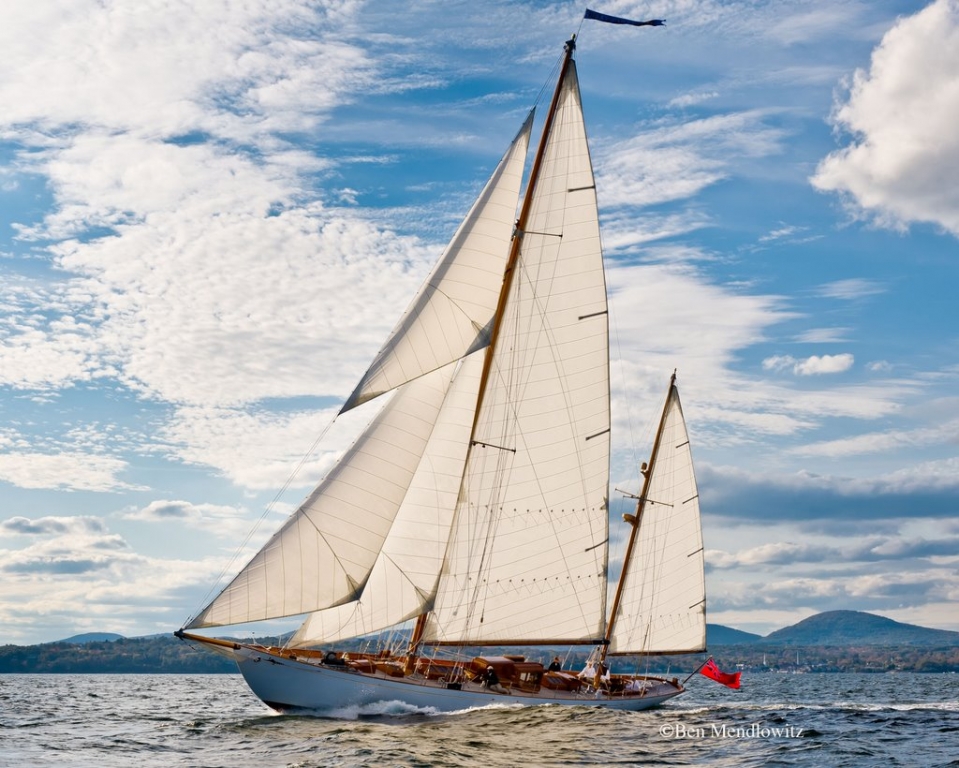 sailing yacht belle aventure