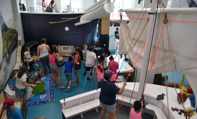Families explore and learn together in the Museum's Casa dos Botes Discovery Center.