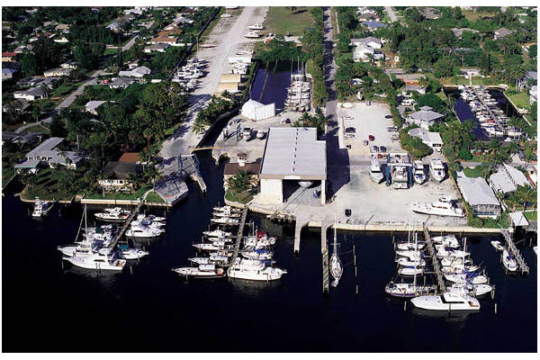 The new Hunt Yachts Southeast Sales & Service Office is located at the Hinckley Stuart Service Center in Manatee Pocket.
