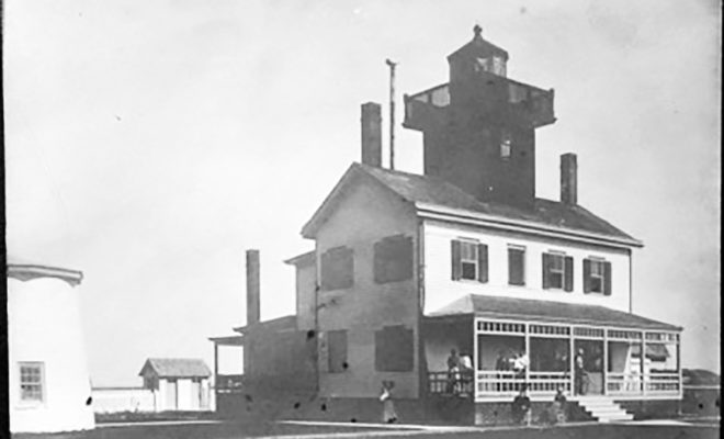 The lighthouse fell into the sea in October 1927