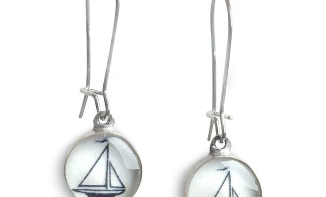 Chart Metalworks offers fine jewelry.