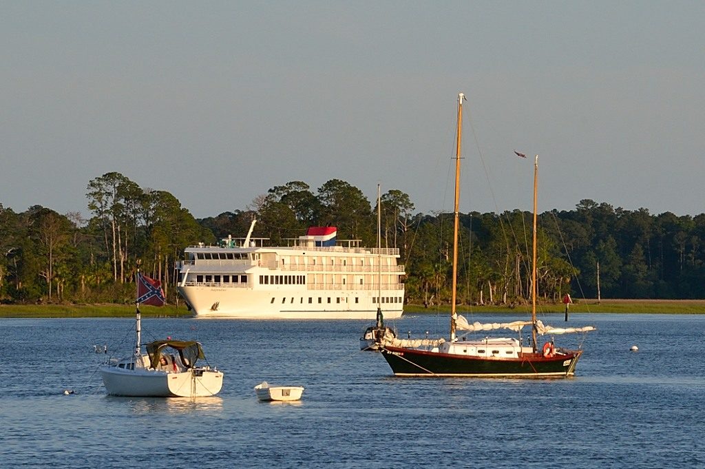 Independence approaching Isle of Hope from the south