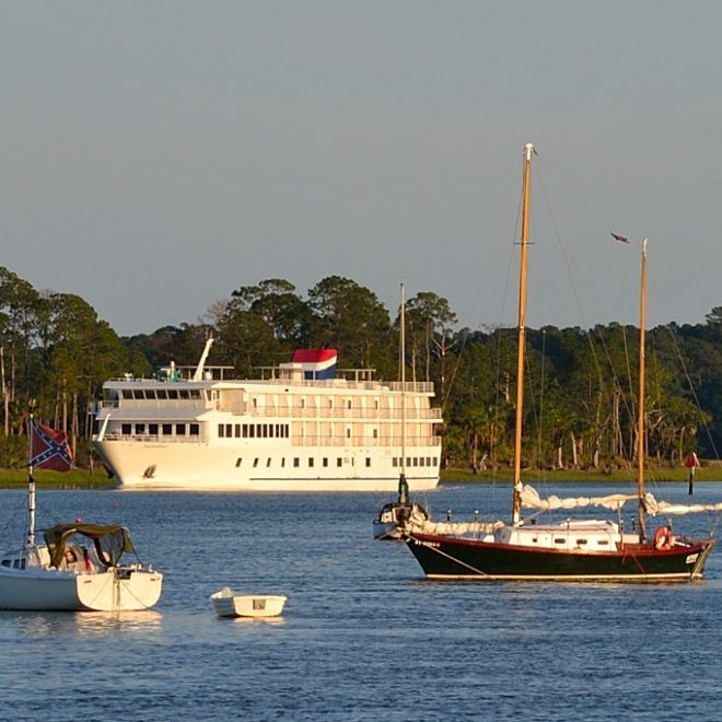 Independence approaching Isle of Hope from the south
