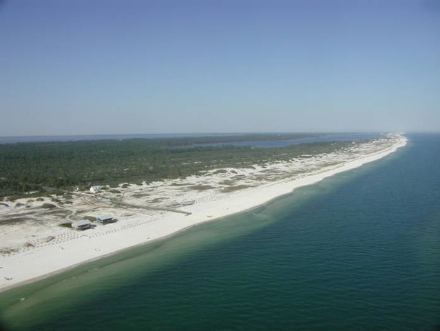 oastline of the Bon Secour National Wildlife Refuge, Alabama Credit: Mike Reynolds Uploaded by mrjohncummings, Public Domain,