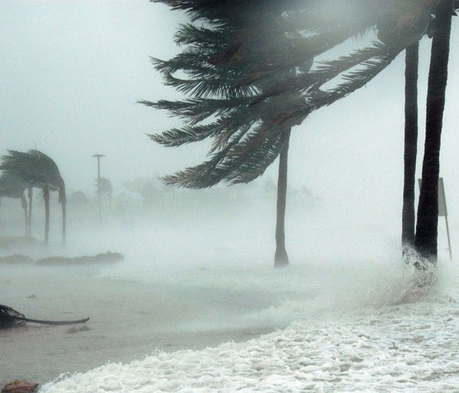 Hurricane hitting land in Key West, FL