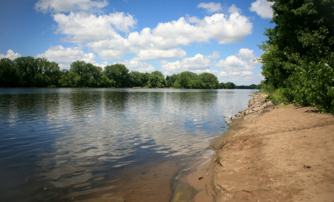 https://commons.wikimedia.org/wiki/File:Mississippi_River_Views.jpg