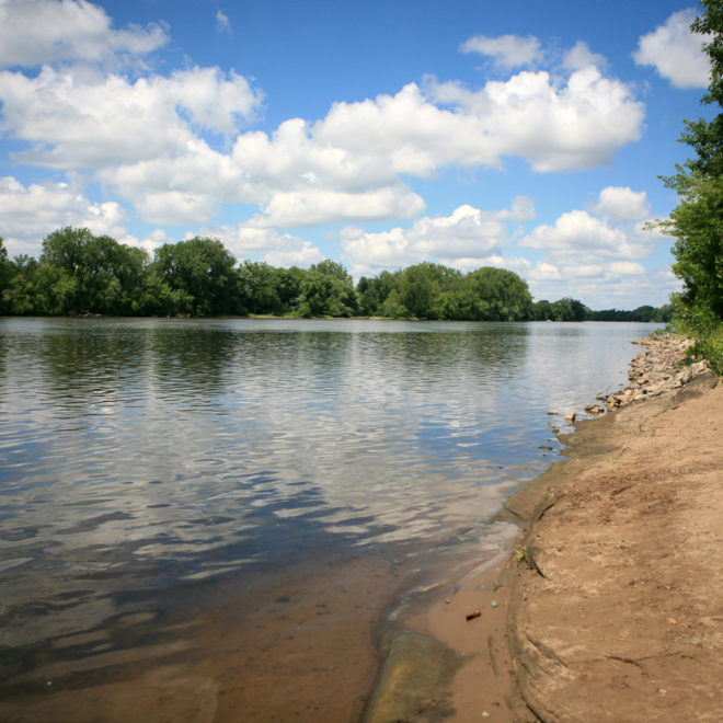 https://commons.wikimedia.org/wiki/File:Mississippi_River_Views.jpg