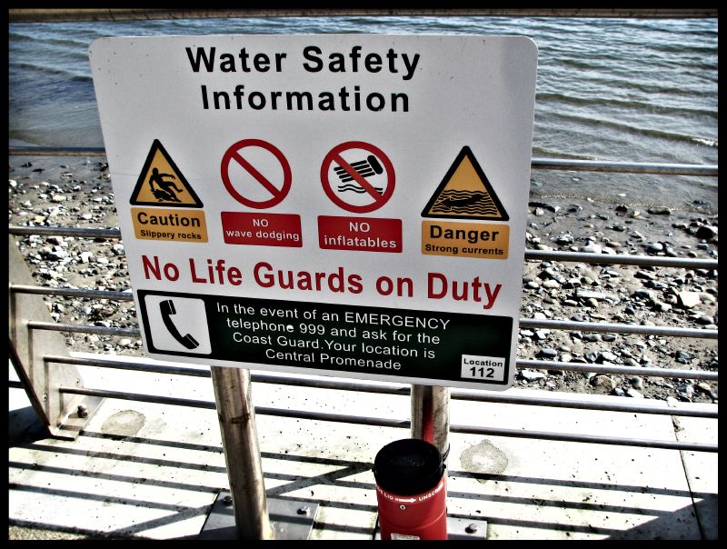 https://commons.wikimedia.org/wiki/File:Water_safety_information.jpg
