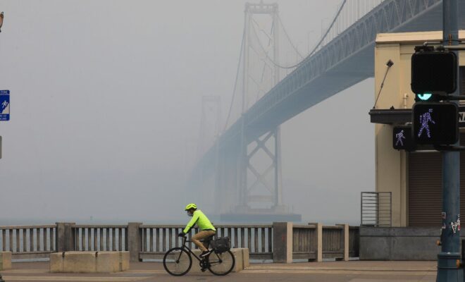 https://www.nytimes.com/2020/09/23/well/move/is-it-safe-to-exercise-if-the-air-is-hazy-with-wildfire-smoke.html?surface=home-discovery-vi-prg&fellback=false&req_id=541271591&algo=identity&imp_id=825028871&action=click&module=Science%20%20Technology&pgtype=Homepage