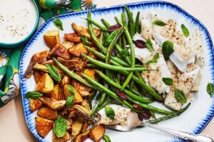 https://www.epicurious.com/recipes/food/views/roasted-nicoise-salad-with-halibut-green-beans-potatoes-artichoke-hearts