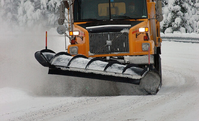 https://commons.wikimedia.org/wiki/File:Snow_Plow_(10442280564).jpg