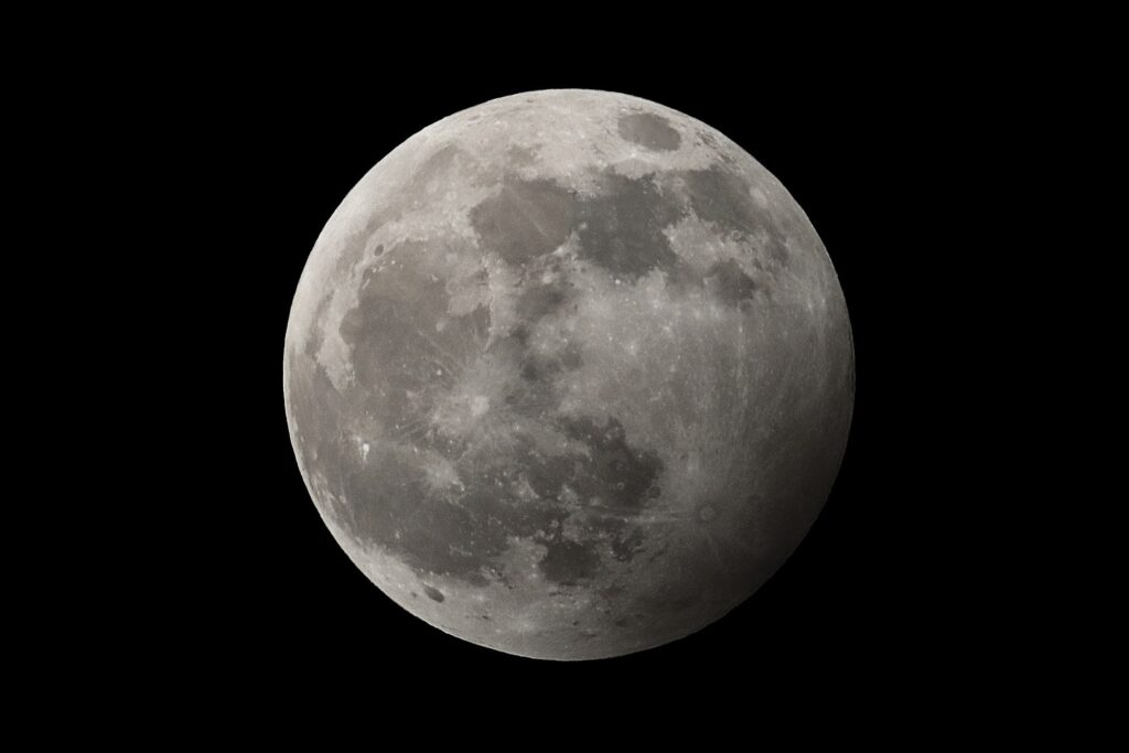 https://commons.wikimedia.org/wiki/File:%27Wolf%27_Moon_(49367870552).jpg