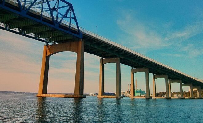 Taunton Bay Bridge - LEONARDO DASILVA, CC BY 3.0 , via Wikimedia Commons https://commons.wikimedia.org/wiki/File:Taunton_river_fall_river_ma_-_panoramio_(5).jpg