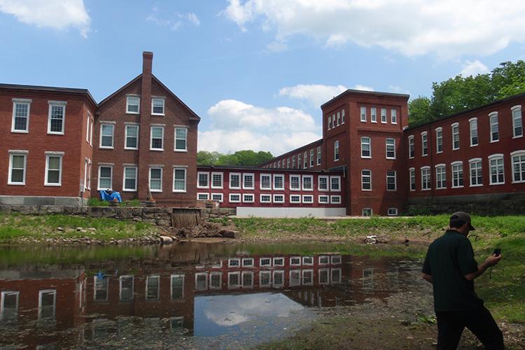 https://www.fisheries.noaa.gov/feature-story/dam-removals-new-hampshire-benefit-public-safety-fish-migration?utm_medium=email&utm_source=govdelivery