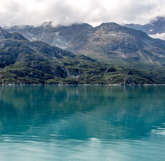 Alaska coast - Image by Dennis Larsen from Pixabay