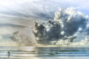 Clearwater Beach, FL - Image copyright Michelle Maria, Pixabay license
