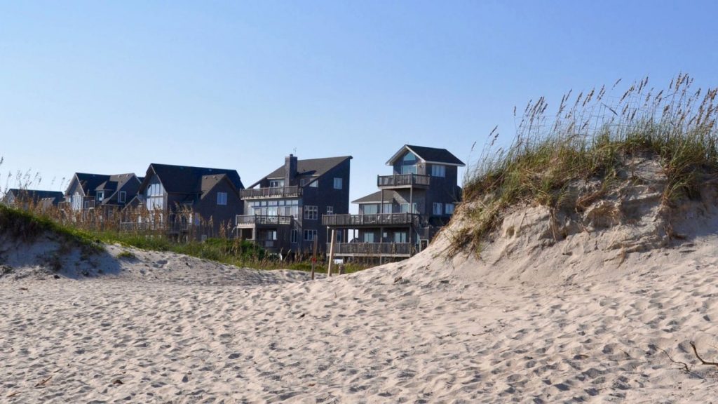 Hatteras Shoreline by Ann Tihansky, USGS