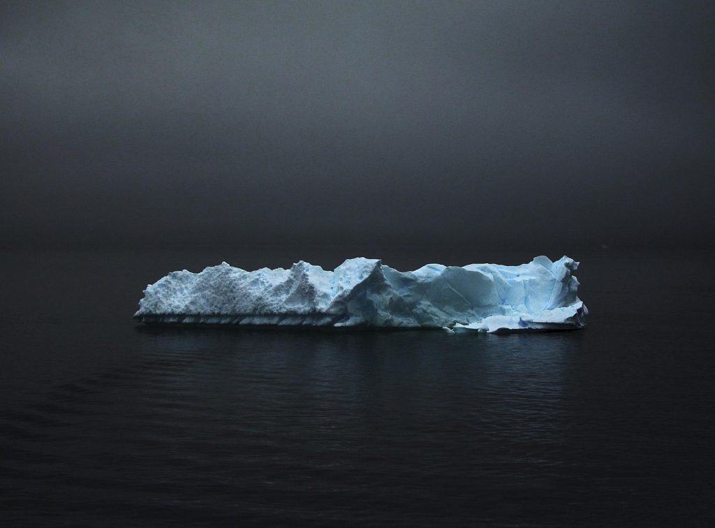 https://commons.wikimedia.org/wiki/File:Antarctic_Ice.jpg
