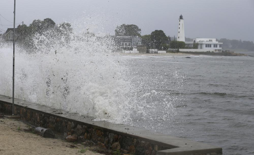 https://apnews.com/article/tropical-storm-henri-hurricanes-35b9448730d64a02ca81da6cbbd6dc18/gallery/2758a07106e342419a342821b0a0ca6d