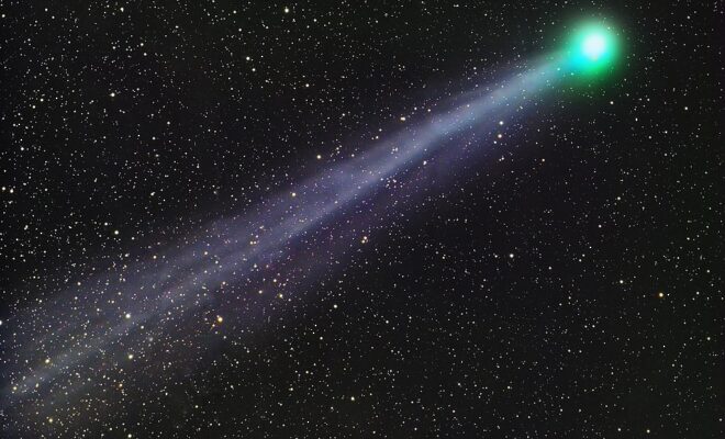 "Green" Comet. Photo by John Vermette, CC BY-SA 4.0 , via Wikimedia Commons