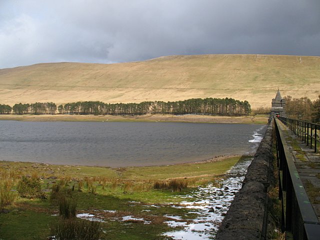 https://upload.wikimedia.org/wikipedia/commons/5/51/Upper_Neuadd_Reservoir_-_geograph.org.uk_-_753942.jpg Upper_Neuadd_Reservoir_-_geograph.org_.uk_-_753942