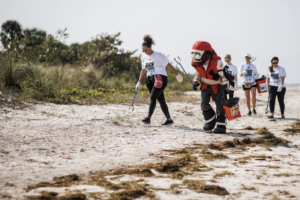 Suzuki Marine and Buccaneers Clean Beaches in Tampa Bay