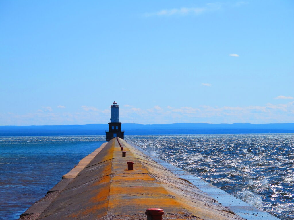 Keweenaw Waterway Lower Entrance Light by WikkiCommons