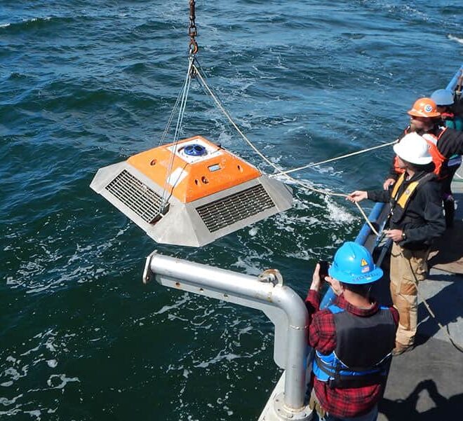 Measuring Bottom Currents by NOAA