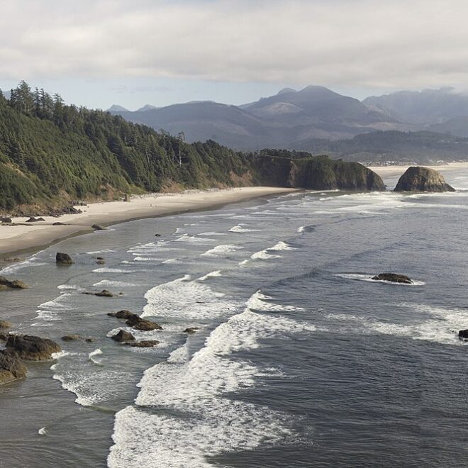 Oregon coastline looking south from Ecola State Park by WikiCommons