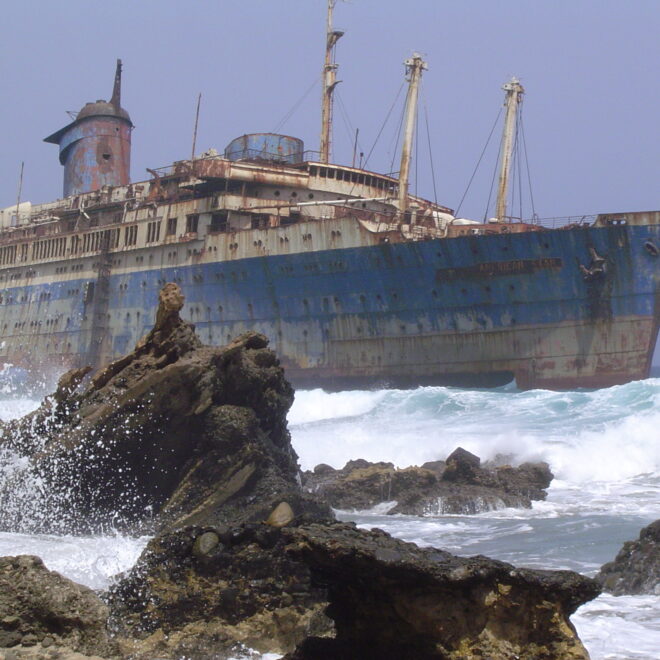 Shipwreck by Wikicommons