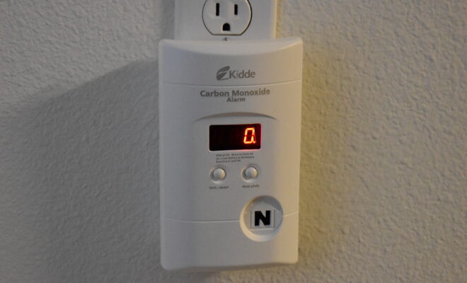 Carbon monoxide detector 1 2018-03-01.jpg - Wikimedia Commons