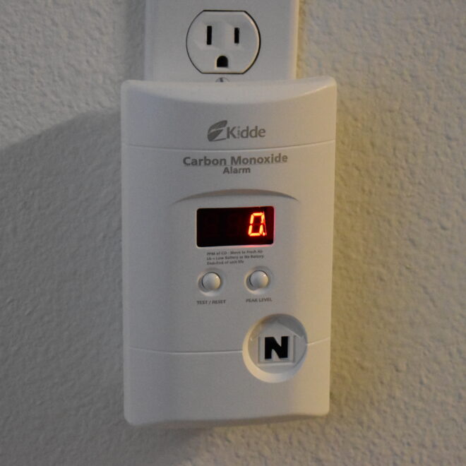 Carbon monoxide detector 1 2018-03-01.jpg - Wikimedia Commons