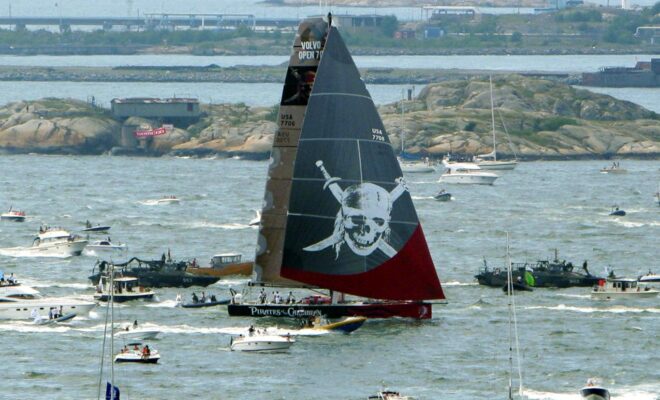 Volvo Ocean Race, Målgång Göteborg, Pirates of the Caribbean(retouched,cropped).jpg - Wikimedia Commons