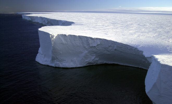 Research on Iceberg B-15A by Josh Landis, National Science… | Flickr