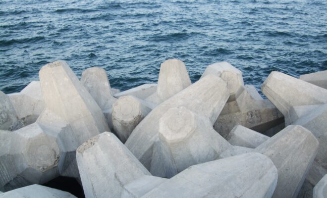 Concrete seawall Shangri-La Barr Al Jissah Resort & Spa 01.jpg - Wikimedia Commons