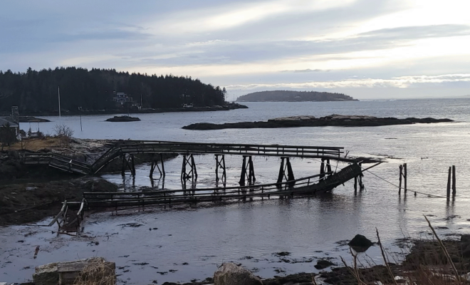 dock damage Christmas cove, Maine -- January 2024